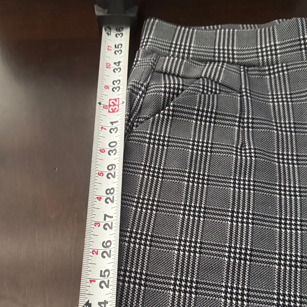 Black and White Plaid pants skinny leg